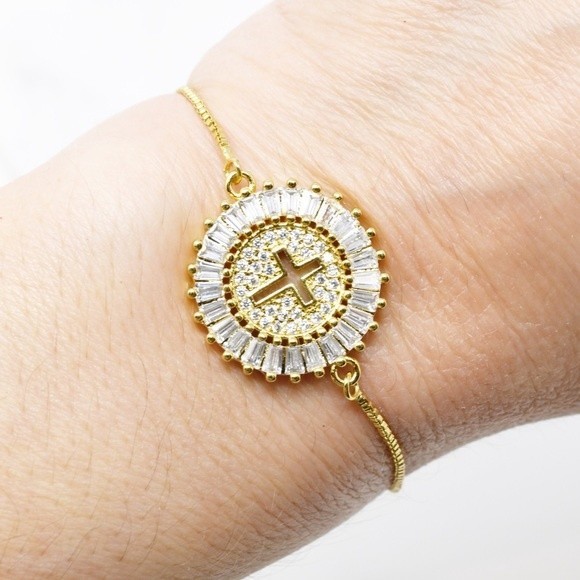 Adjustable Cross Bracelet - Picture 3 of 4